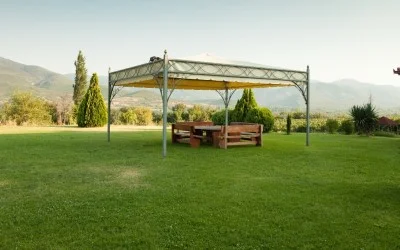 Как да изберете градинска шатра?