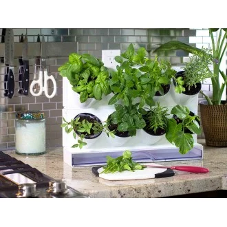 Вертикална градина 8 саксии с капково напояване на стойка
