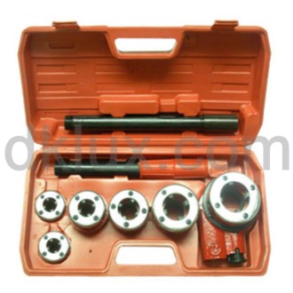 Винторезка комплект 1/2", 3/4", 1", 11/4" с куфарче Винторезка комплект 1/2", 3/4", 1", 11/4" с куфарче