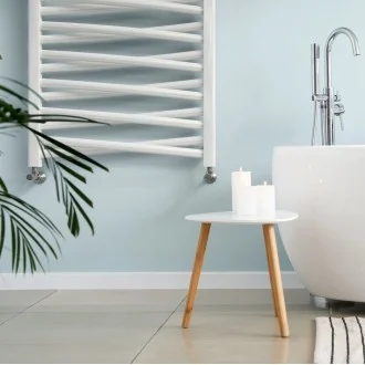 Дизайнерска лира за баня LIANA 540х1205 БЯЛА Дизайнерска лира за баня LIANA 540х1205 БЯЛА