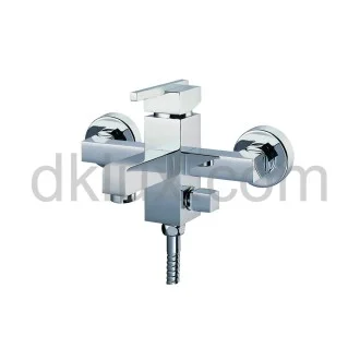 Дизайнерски смесител душ-батерия QUADRO